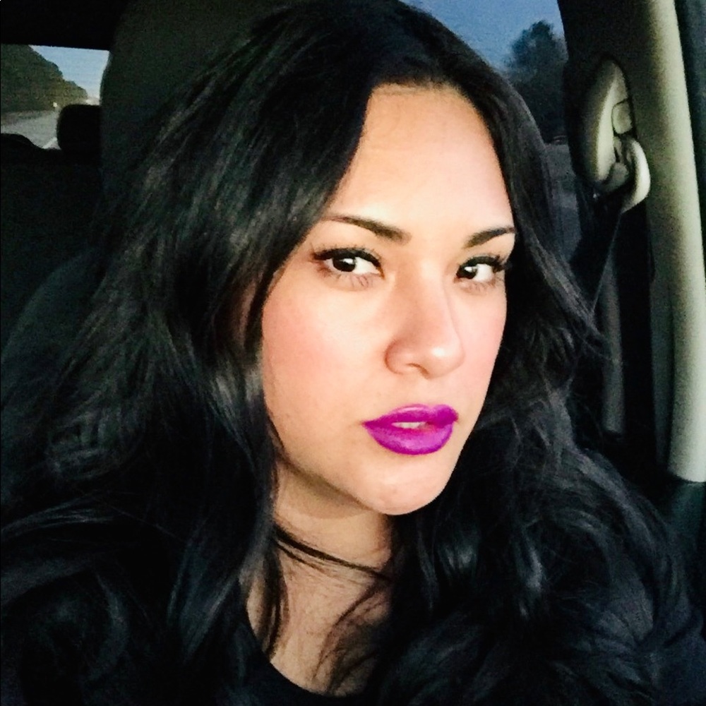 Meet your Posher, Lolys